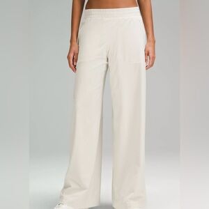 Lululemon Stretch Woven Wide-Leg
High-Rise Pant **NEW With Tags!**